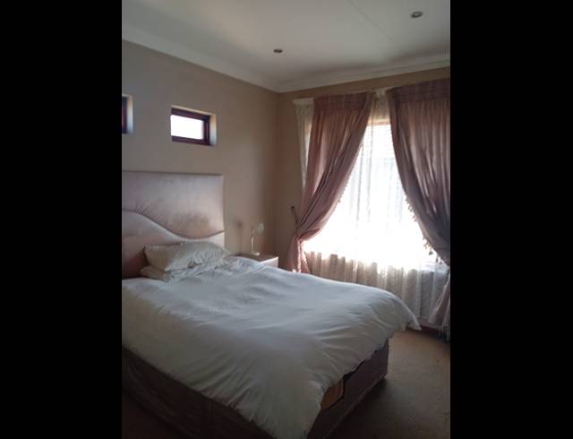 3 BEDROOM SECTIONAL TITLE FOR SALE IN NOORDRAND